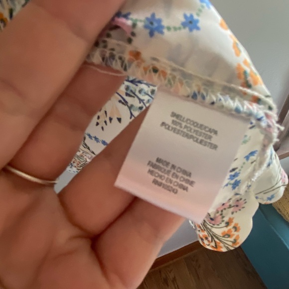 Mod Lusive flattering Blouse - Picture 4 of 7